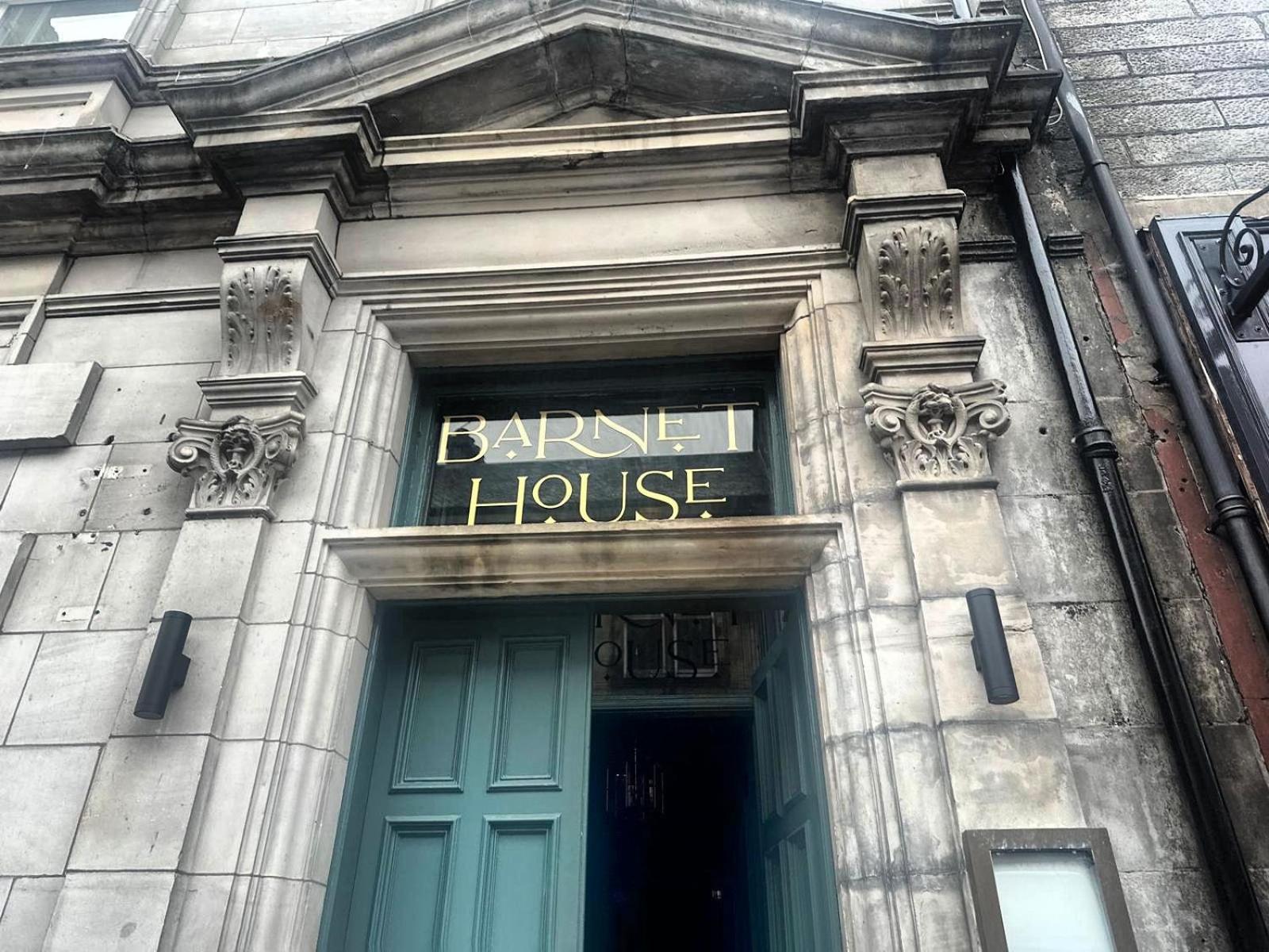 Barnet House Serviced Apartments Dunfermline Bagian luar foto