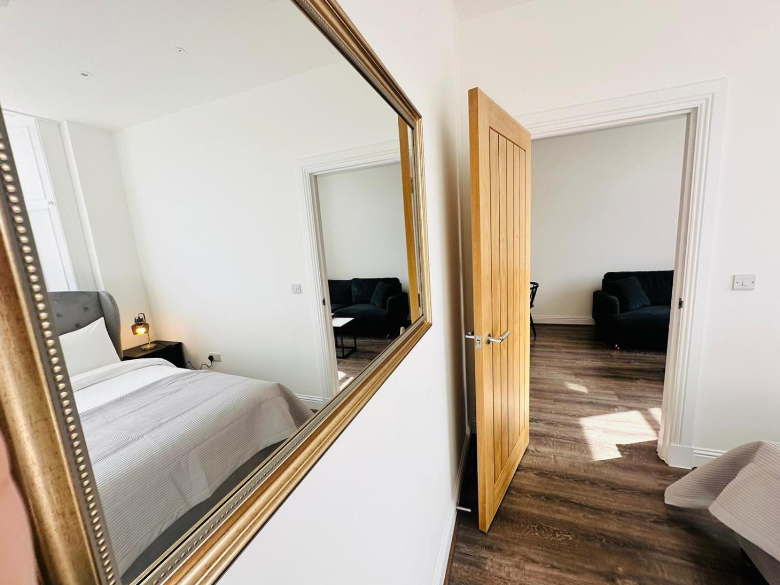 Barnet House Serviced Apartments Dunfermline Bagian luar foto