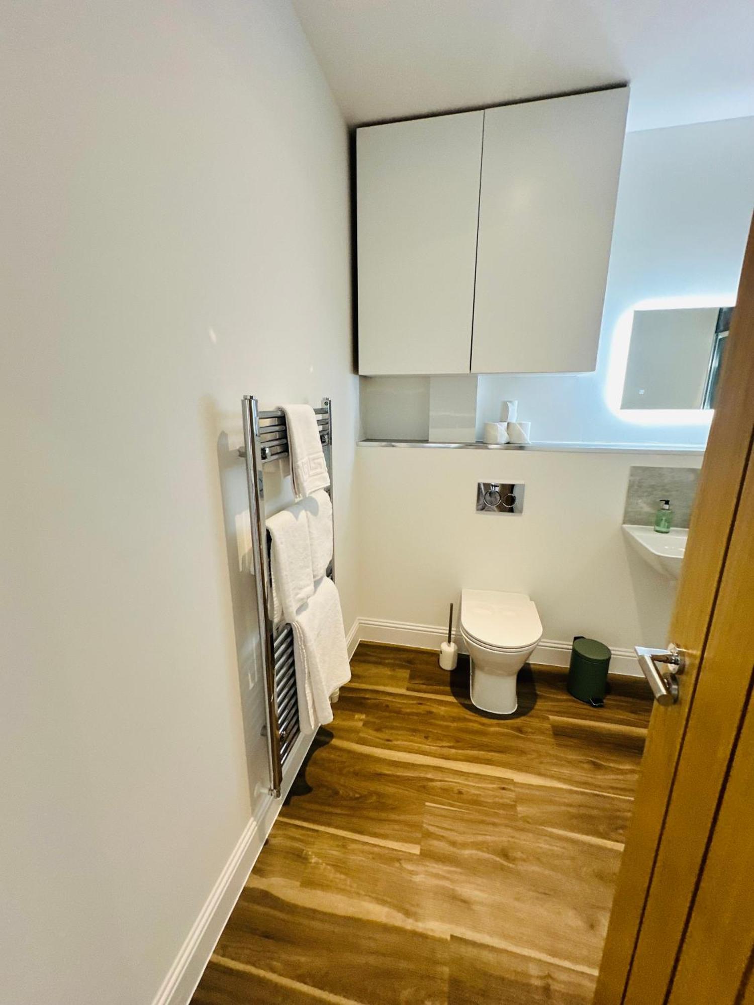 Barnet House Serviced Apartments Dunfermline Bagian luar foto