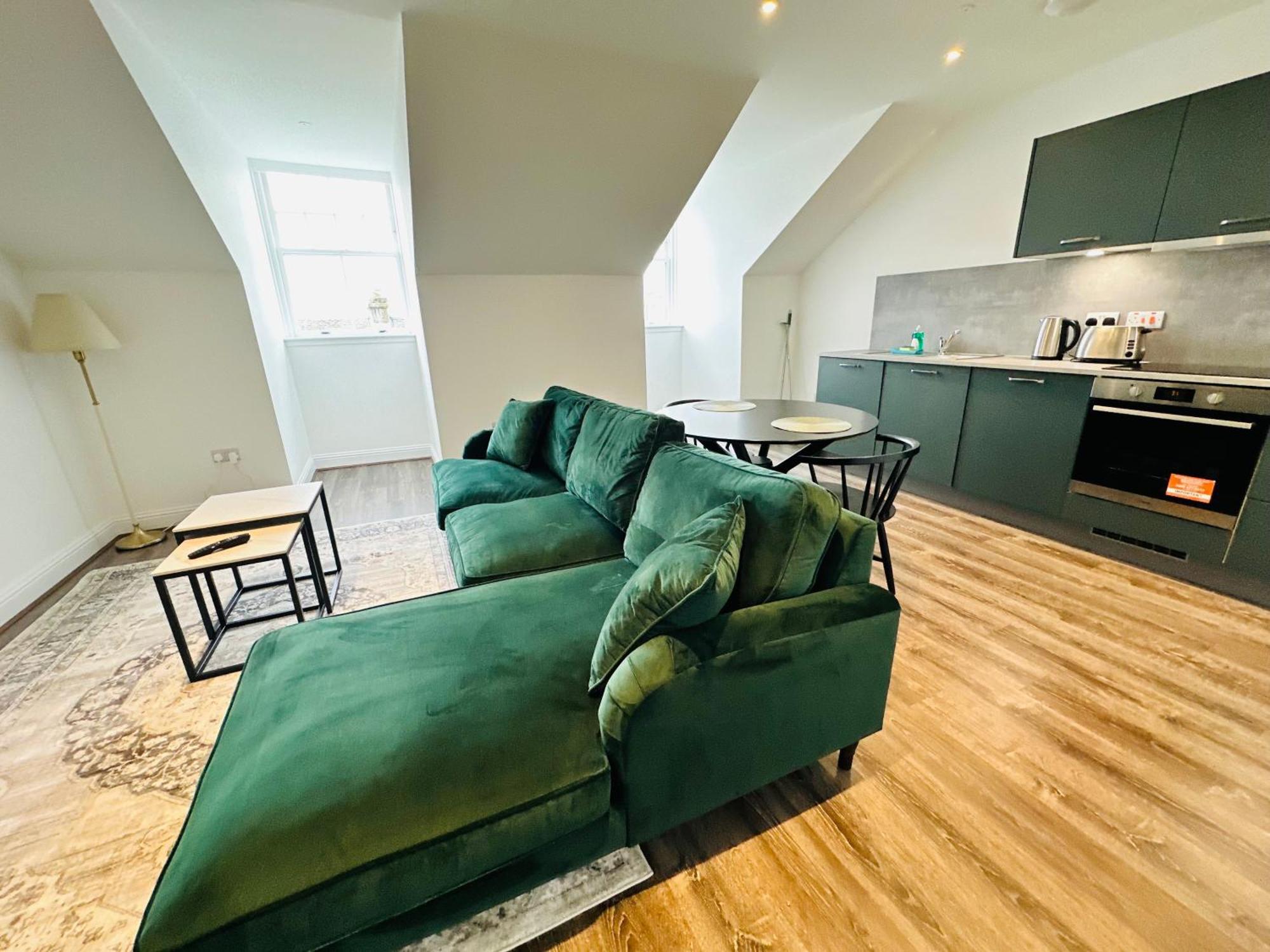 Barnet House Serviced Apartments Dunfermline Bagian luar foto