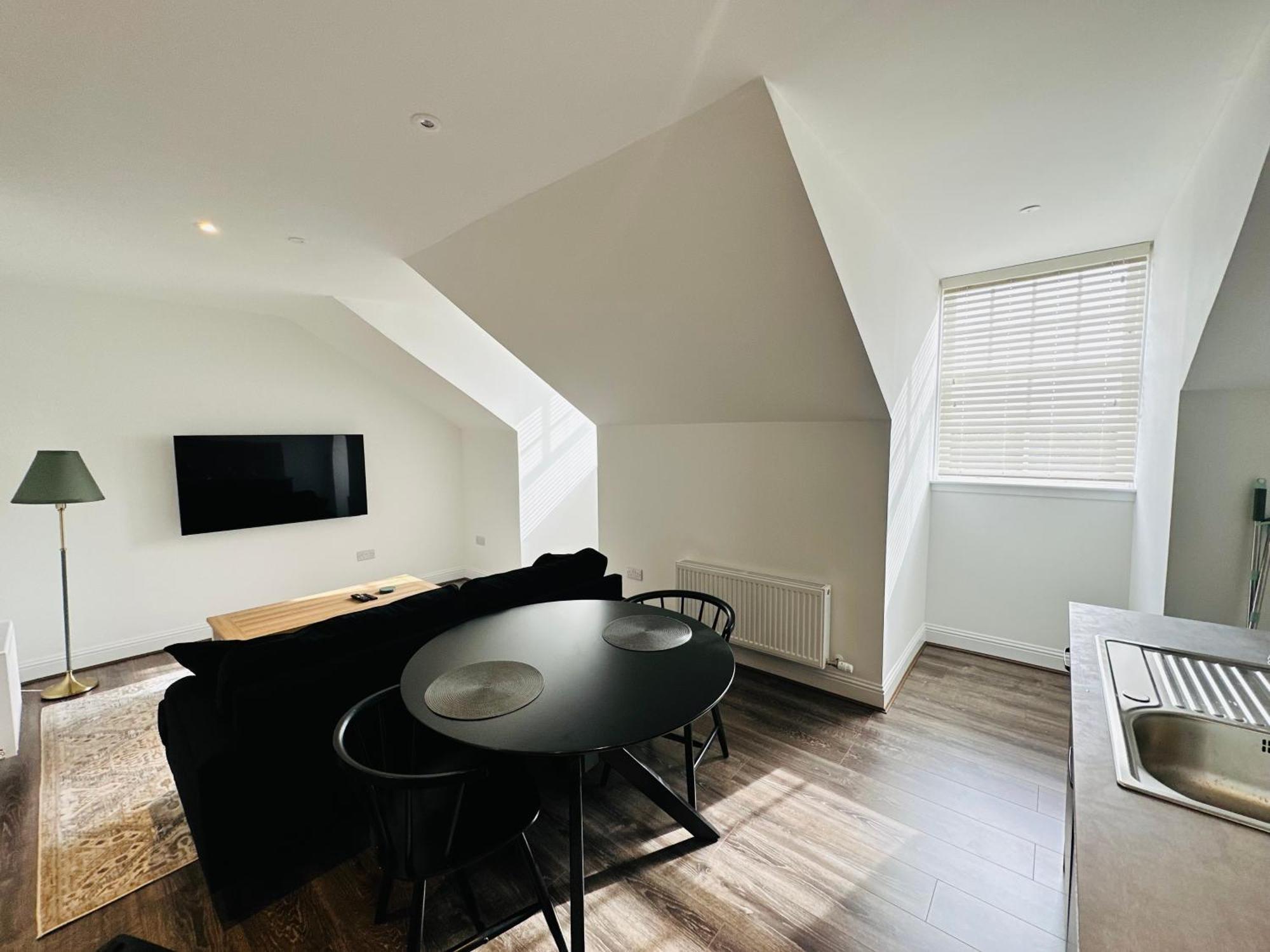 Barnet House Serviced Apartments Dunfermline Bagian luar foto