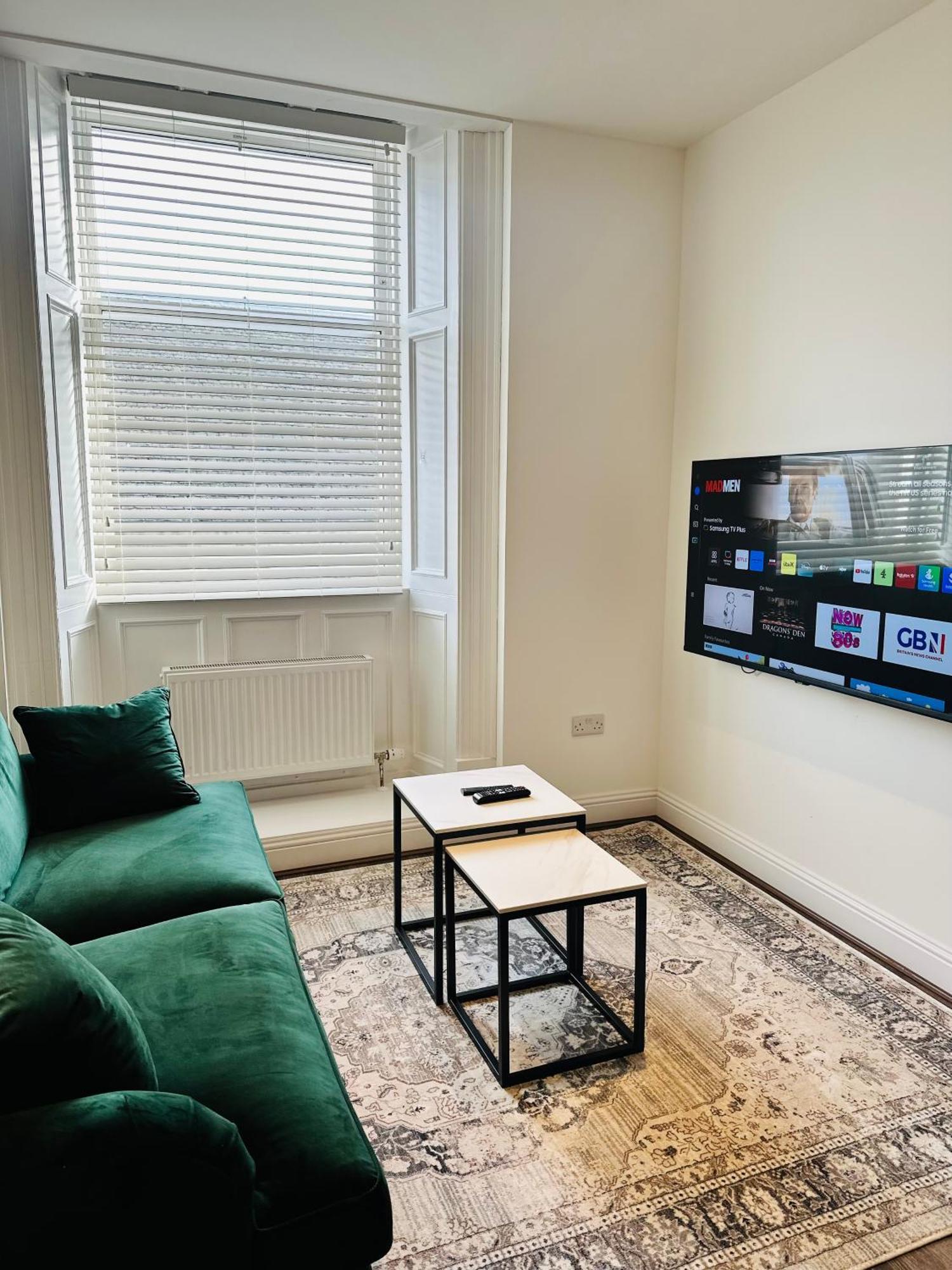 Barnet House Serviced Apartments Dunfermline Bagian luar foto