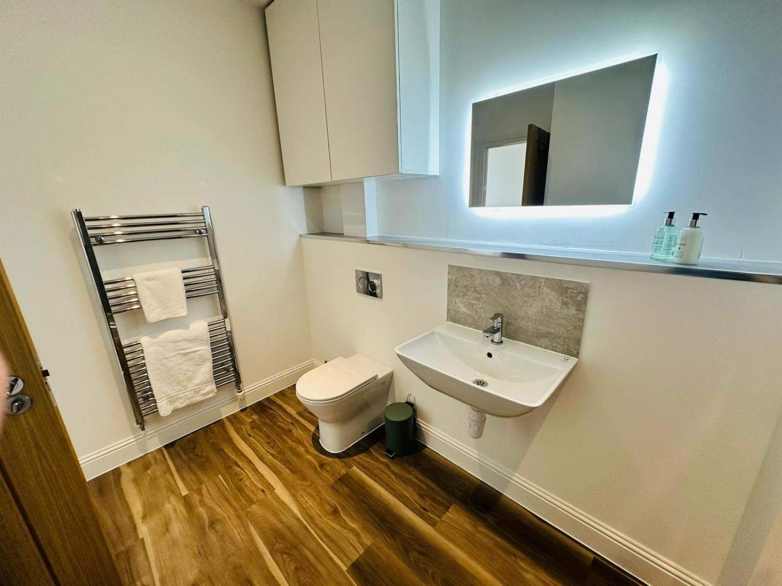 Barnet House Serviced Apartments Dunfermline Bagian luar foto